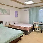 3 Min Walk From Sinnonhyun St