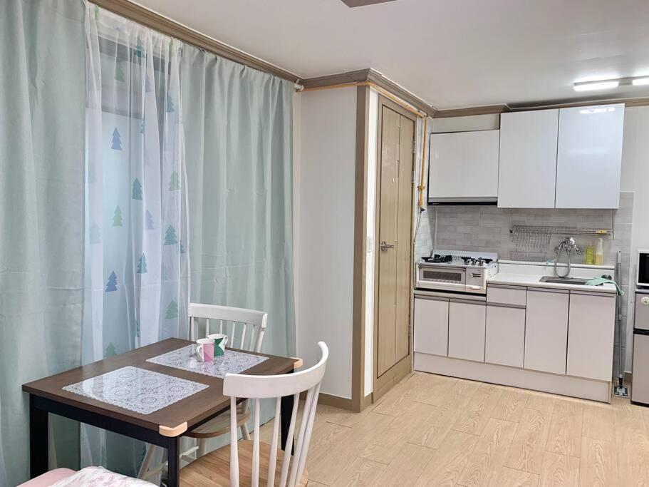 3 Min Walk From Sinnonhyun St Apartment *