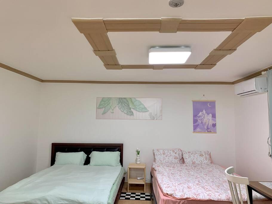 3 Min Walk From Sinnonhyun St *